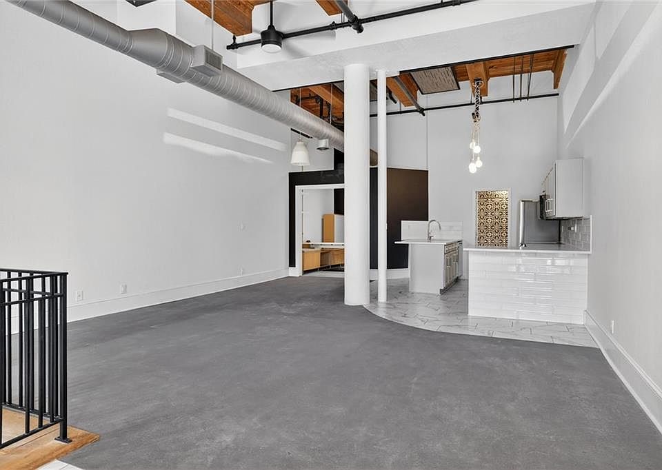 1st image of 609 Central St APT 1104