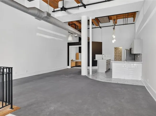 609 Central St APT 1104, Kansas City, MO 64105