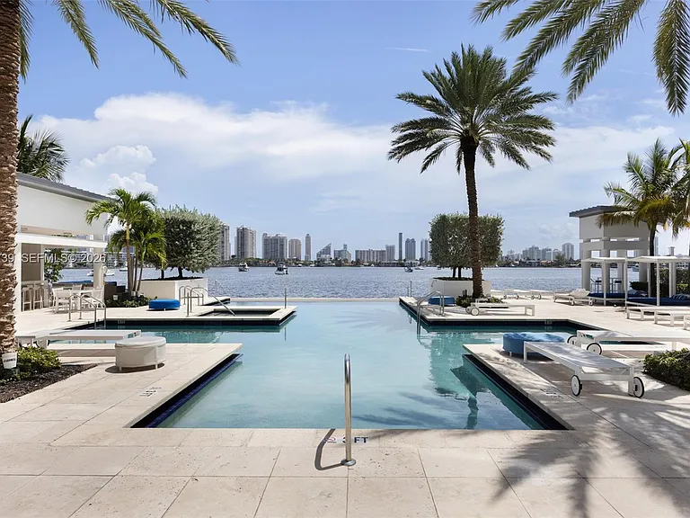 17301 Biscayne Blvd #2009 — Photo 22