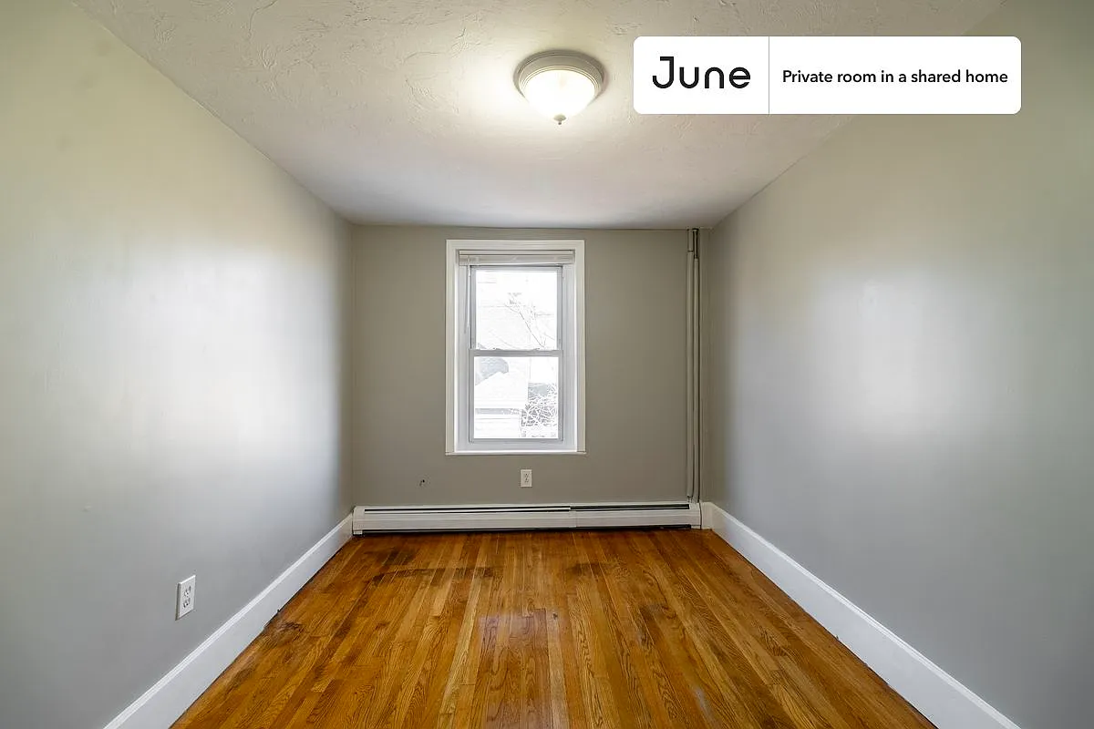 14 Bacon St — Photo 3