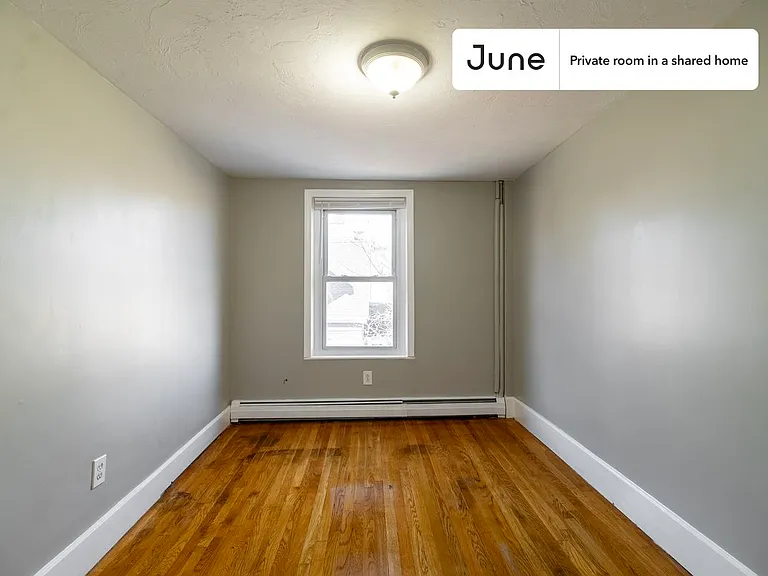 14 Bacon St #A — Photo 3