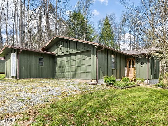 3rd image of 2875 McMahan Sawmill Rd