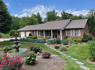 694 Rolands Chapel Rd, Nebo, NC 28761