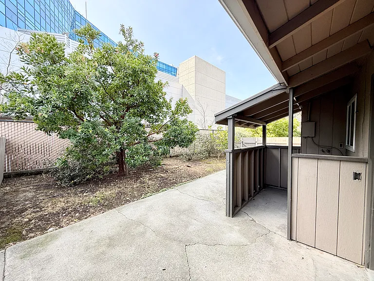 Mosaic Apartments — Photo 5