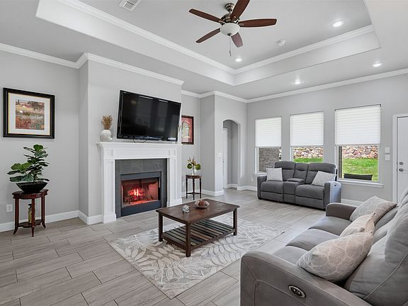 4th image of 504 Sagebrush Ct