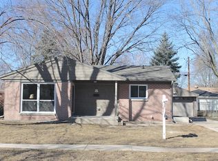 W65N415 Westlawn Ave, Cedarburg, WI 53012