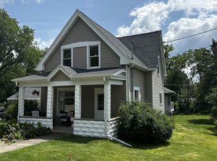 129 S Main St, Fall River, WI 53932