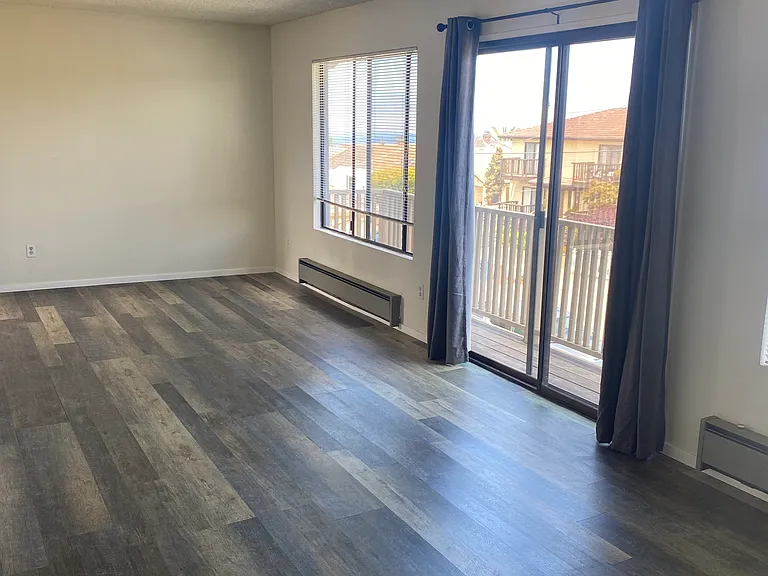 466 Monroe St #2 — Photo 4