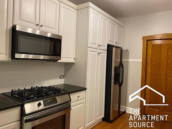 2nd image of 1813 W Armitage Ave #1R
