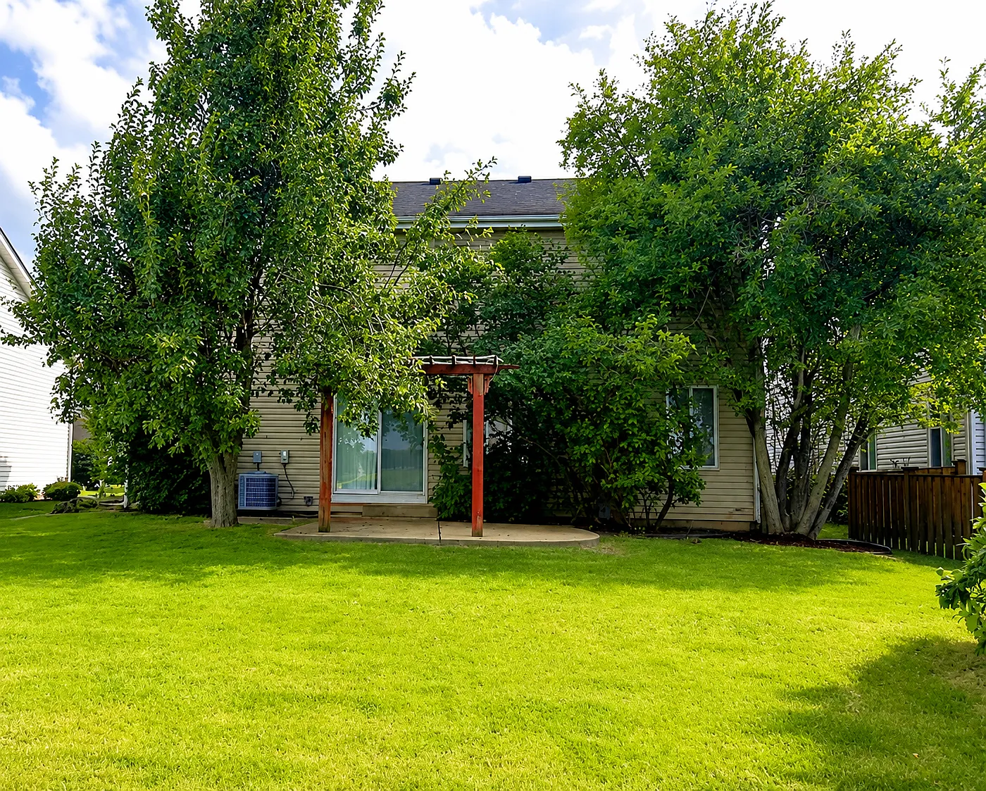 4 bed, 2.5 bath, 1976 sqft, $2,800 — Photo 4