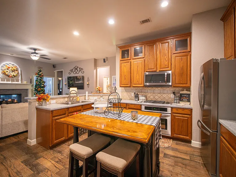 1580 Bonham Pkwy — Photo 11