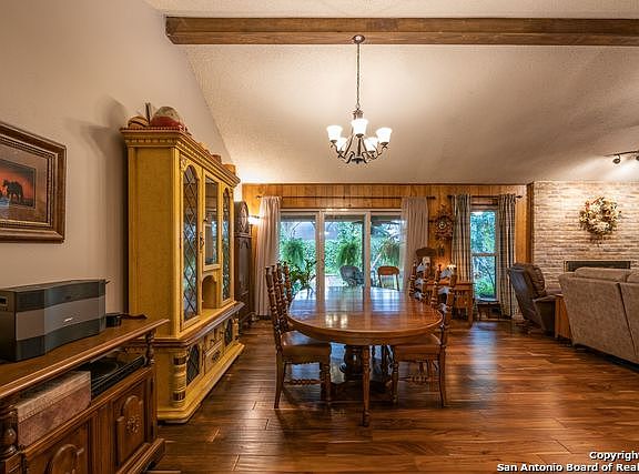 5th image of 2035 Pinetree Ln