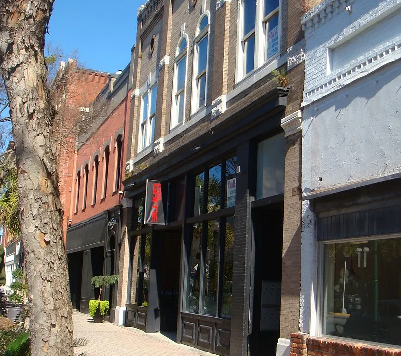 113-E N. Patterson St.