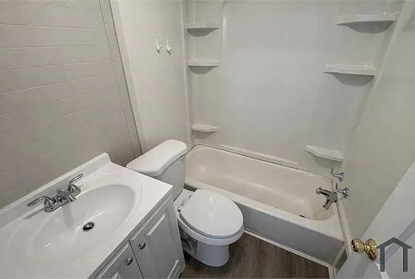 1750 Olive St — Photo 5
