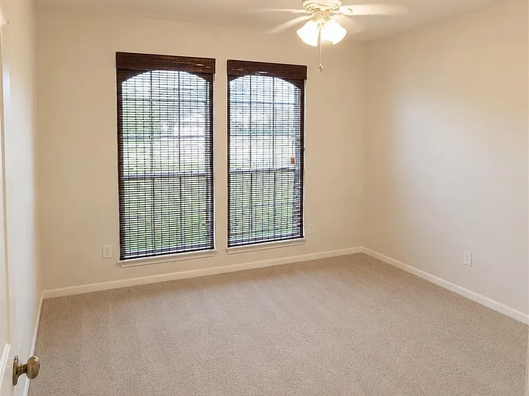 15154 Kingsbridge Way — Photo 6