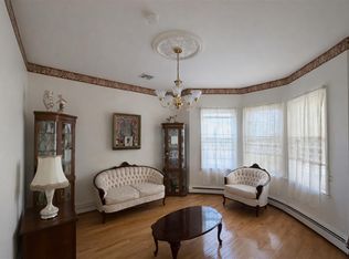 107 2nd St #2, Cambridge, MA 02141