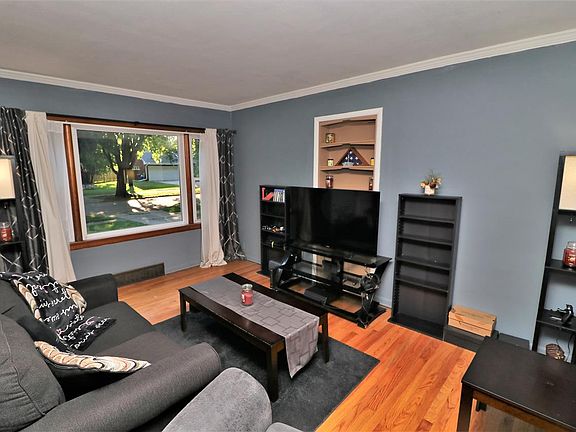 4th image of 1007 Stratford Ave