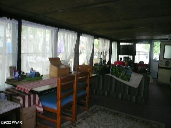 3rd image of 4722 Crow Ln