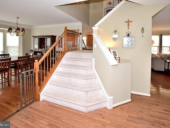 3rd image of 45550 Cheswick Park Ct