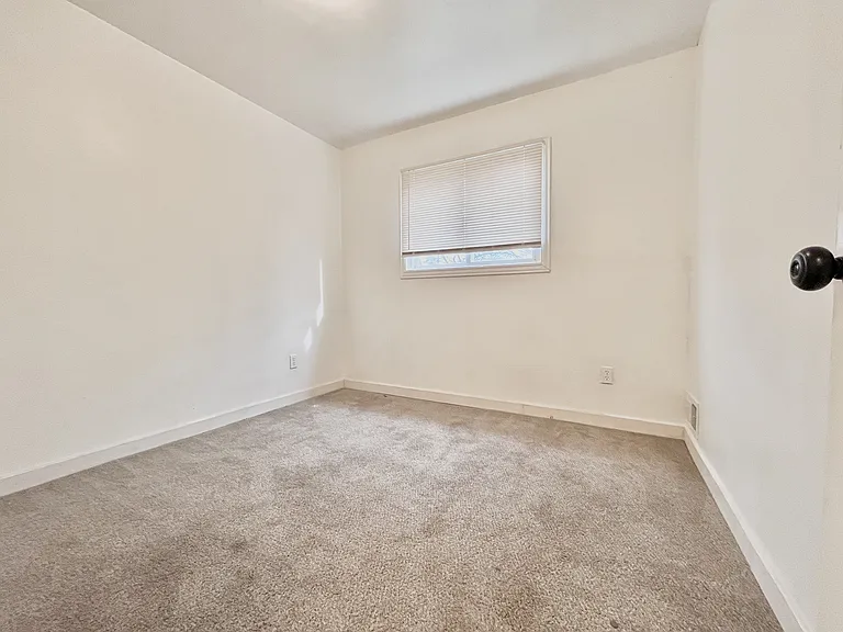 17381 Charest Ave — Photo 11