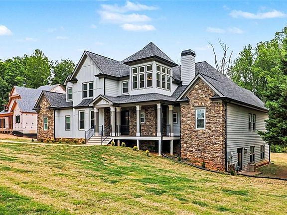4th image of 670 Old Alpharetta Rd