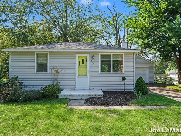 4977 Hunsberger Ave NE, Grand Rapids, MI 49525