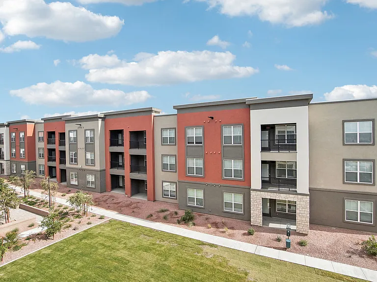 The Maddox Luxury Apartments — Photo 28
