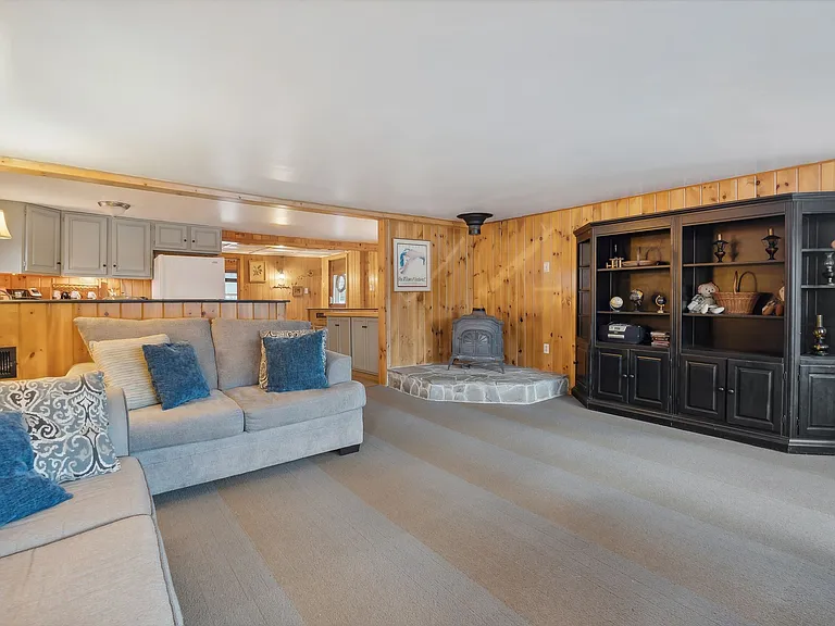 122 Anglers Rd — Photo 14