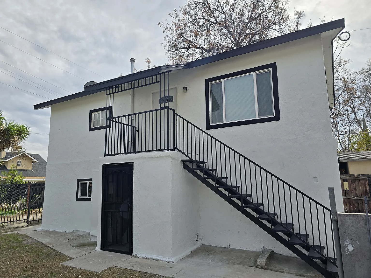 2 bed, 650 sqft, $1,975 — Photo 1