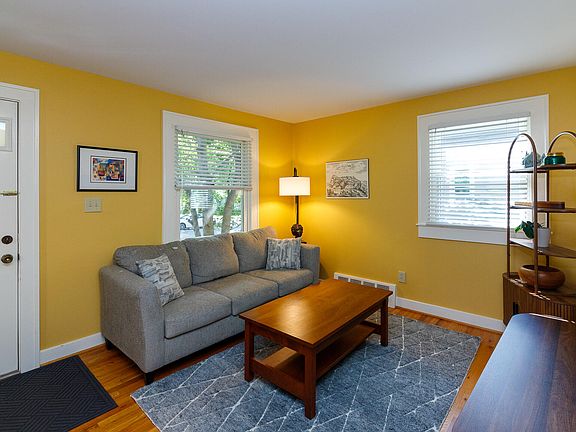 4th image of 901 Gott St