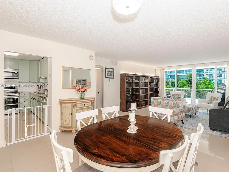 5750 Collins Ave #3J — Photo 4