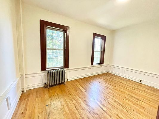 4th image of 1137 President St #B3