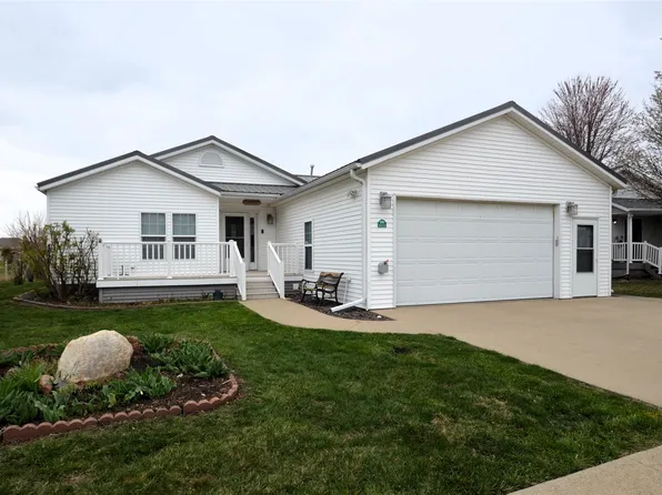 806 33rd St SW, Bondurant, IA 50035