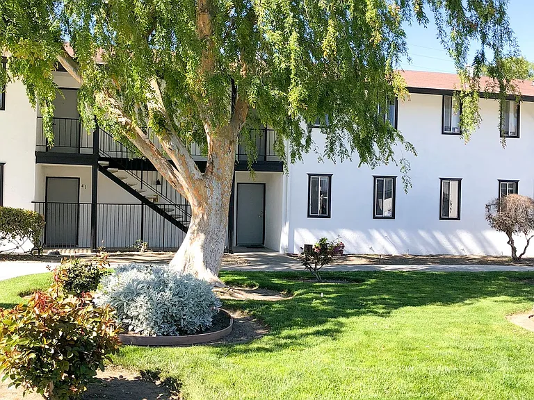 The Valley Apartments — Photo 26