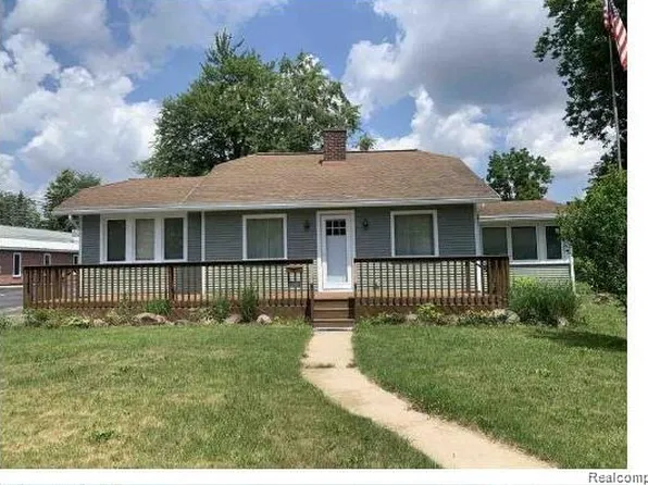 1136 Michigan Ave, Adrian, MI 49221