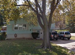 6735 Crown Point Ave, Omaha, NE 68104