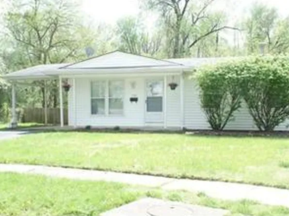 1566 Ville Patricia Ct, Hazelwood, MO 63042