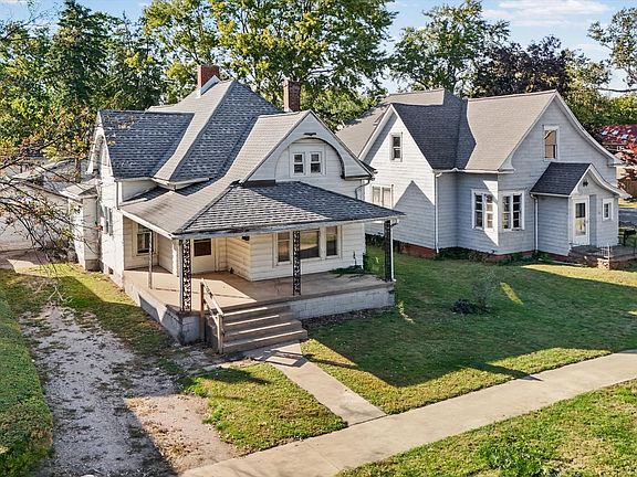4th image of 10 N Oak St