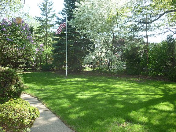 3rd image of 2920 W Grange Ave