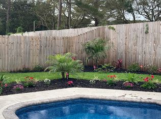 61 7th St, Shalimar, FL 32579