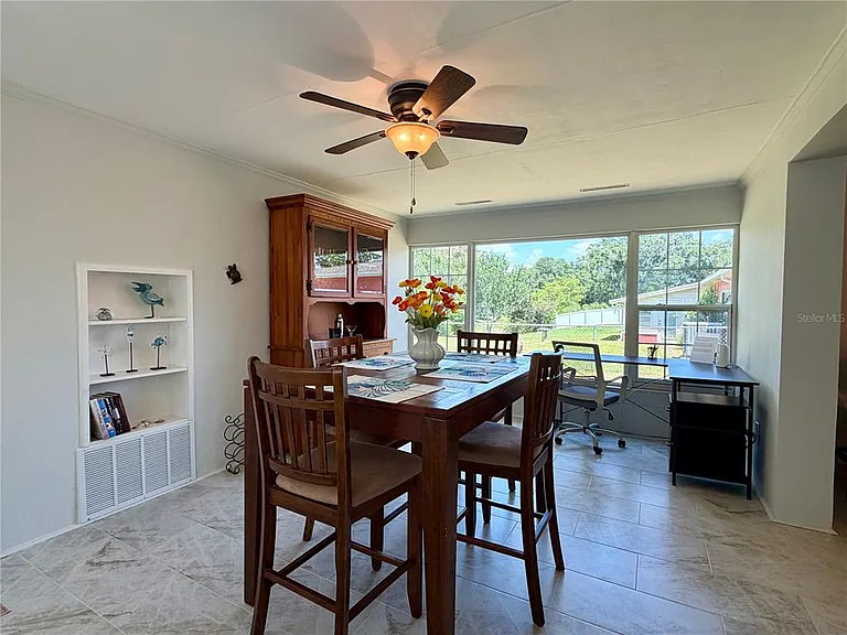 1109 S Betty Ln — Photo 9