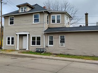 1860 W 8th St APT 2, Davenport, IA 52802