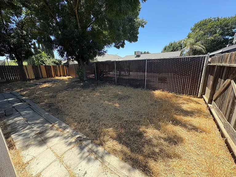 1905 S Grapewood St — Photo 34