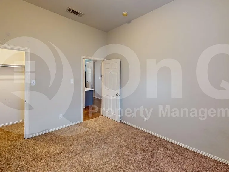 413 Driftwood Ct — Photo 12