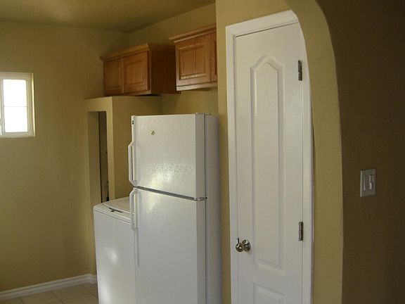 4th image of 307 Princeton Dr SE