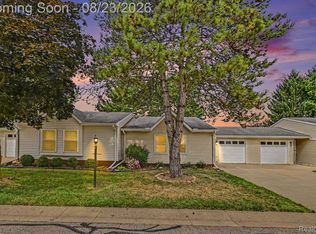 1345 Shire Ct, Howell, MI 48843
