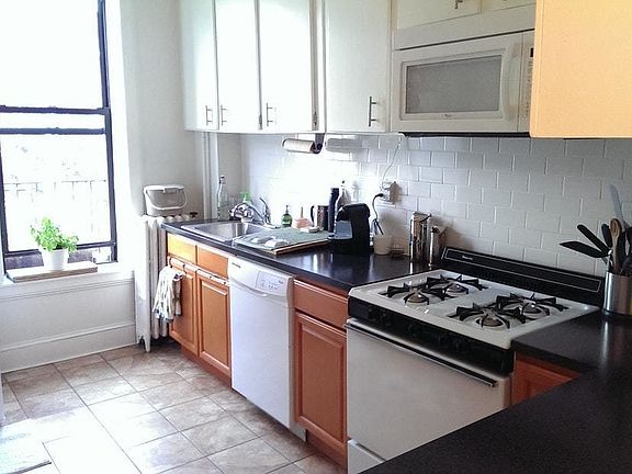 4th image of 387 5th St #2