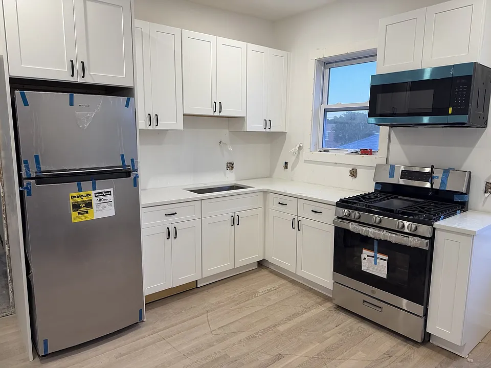 63 Webster St #3