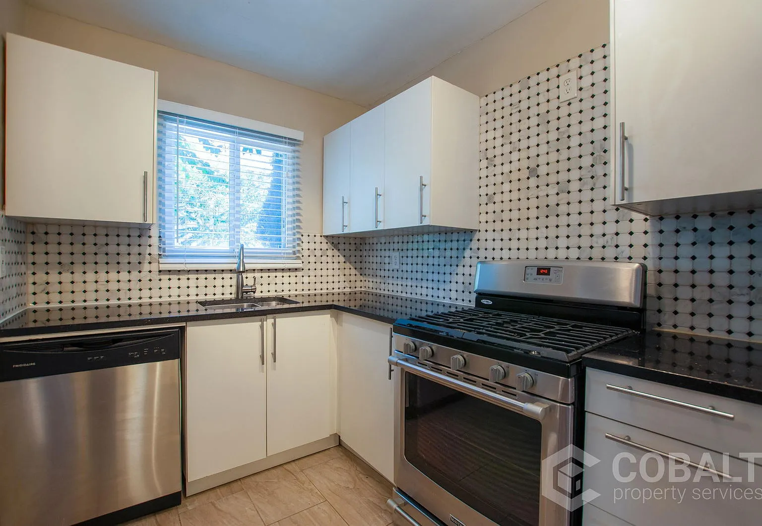 1 bed, 1.0 bath, 650 sqft, $1,395 — Photo 2