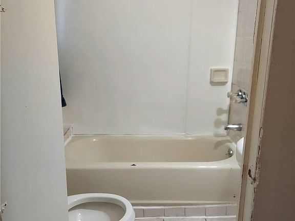 4th image of 3709 Willett Ave